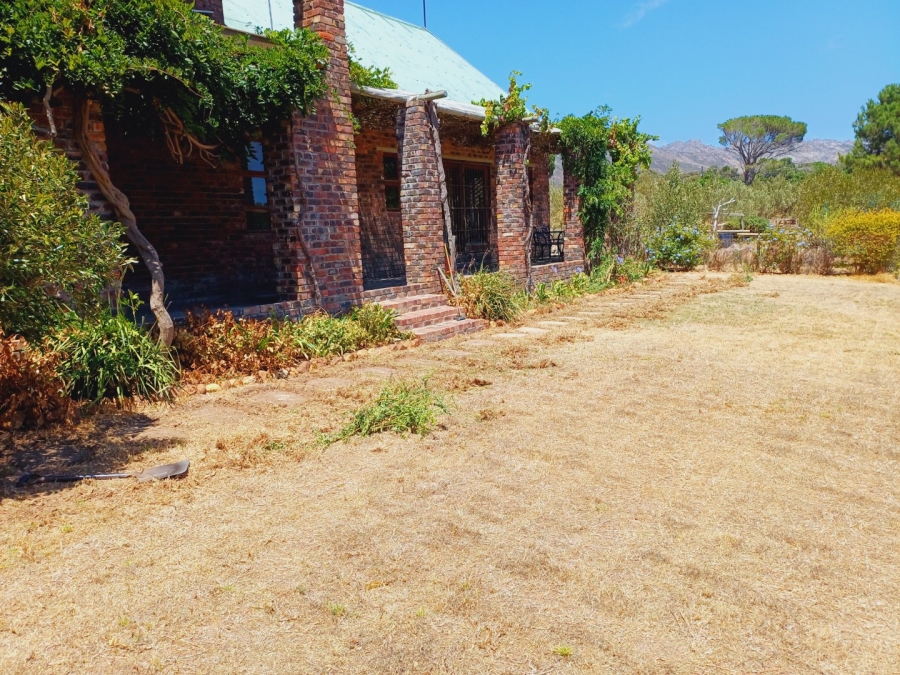 To Let  Bedroom Property for Rent in Sir Lowrys Pass Village Western Cape